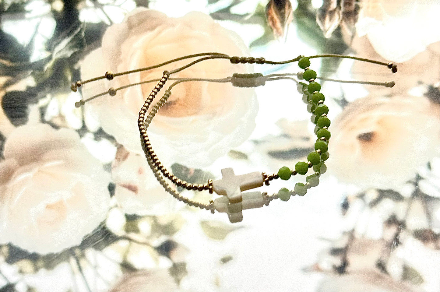 Bracelet: beaded bracelets in different colours